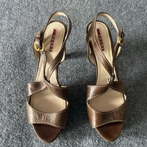 PRADA Brown Strappy Buckle Leather Sandals EU 39.5 Open Toe Quiet Luxury